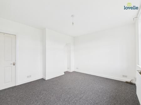 2 bedroom Terraced House To Let - Photo 3