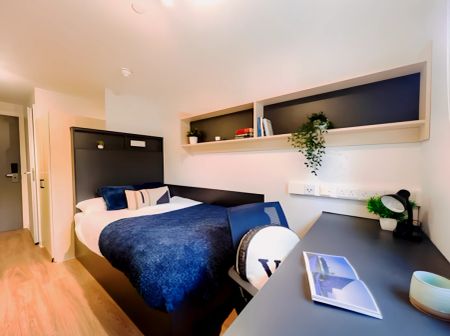 Ensuite gold - Photo 3