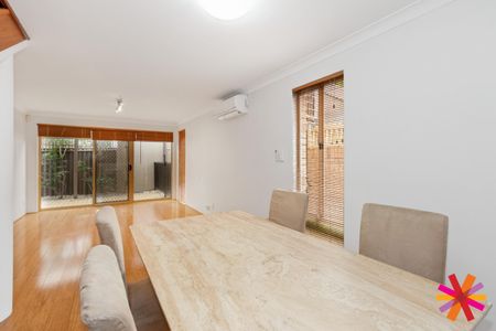 FANTASTIC 3 BEDROOM 2 BATHROOM TOWNHOUSE IN SOUTH PERTH! - Photo 4
