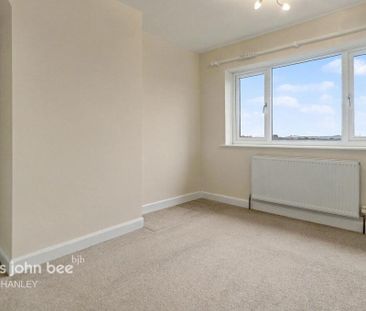 2 bedroom semi-detached house to rent - Photo 6