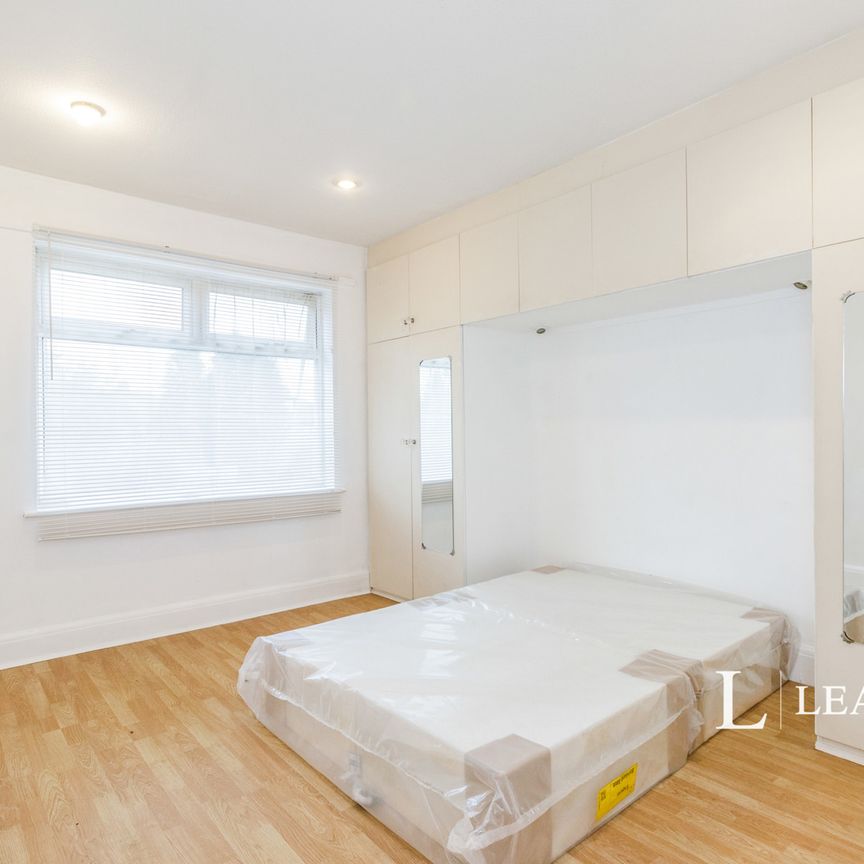 1 bedroom house to rent Elgar Avenue, Surbiton, KT5 - Photo 1