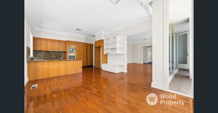 Contemporary Family Living in Hawthorn East - Photo 5