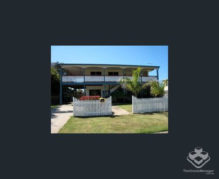 Spacious Family Home with Dual Living Potential in a Prime Mackay Location - Photo 5