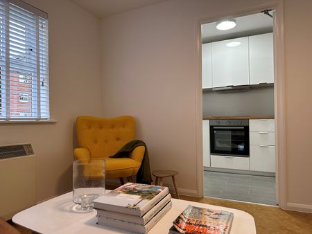 1 Bed Flat, Henry Doulton Drive, SW17 - Photo 4