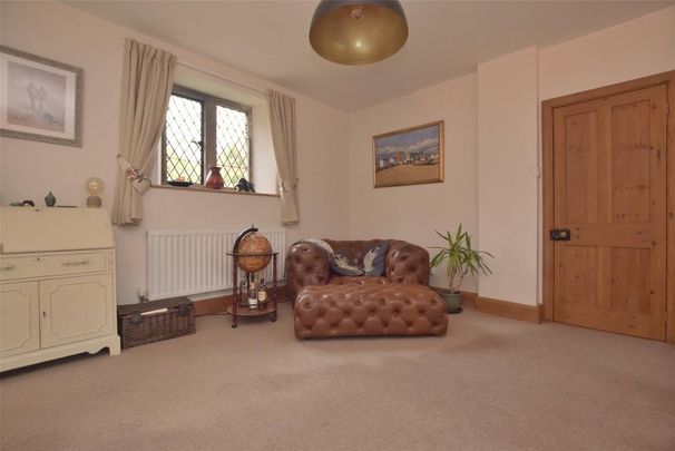 2 bedroom cottage to rent - Photo 1