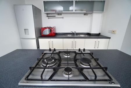 2 bedroom flat to rent - Photo 5