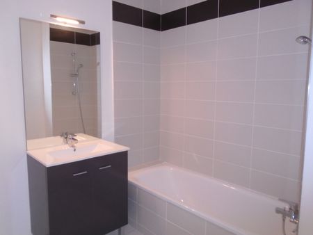 Location Appartement 3 pièces 57m² VILLENEUVE TOLOSANE 31270 - Photo 3