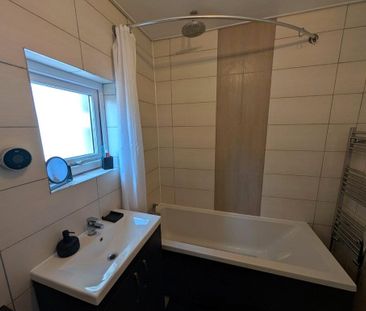 1 bedroom property to rent - Photo 4