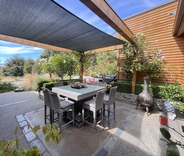 Tranquil living with mountain views - Photo 4