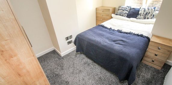 4 bedroom terraced house to rent - Photo 2