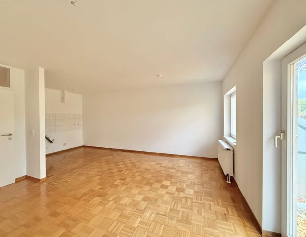 Großzügige 3-Zimmer-Dachgeschosswohnung mit Balkon in zentraler Lage - Photo 1