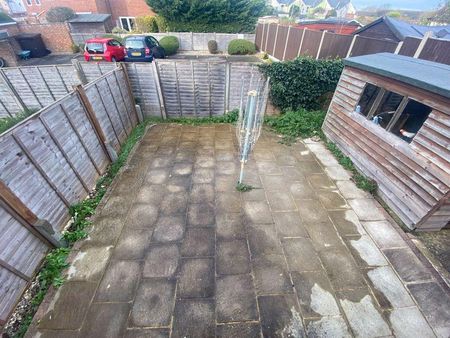 5 bedroom semi-detached house to rent - Photo 2