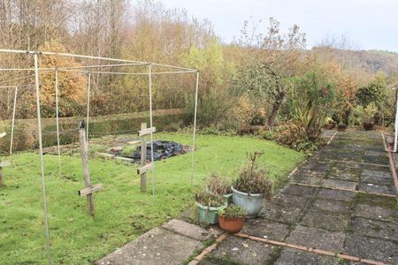 2 bedroom detached bungalow to rent - Photo 5