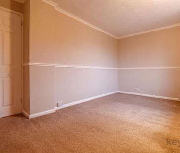 2 bedroom semi-detached house to rent - Photo 6