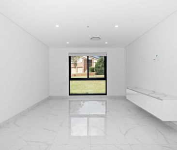 Beautiful High-End Renovated Home - Photo 3