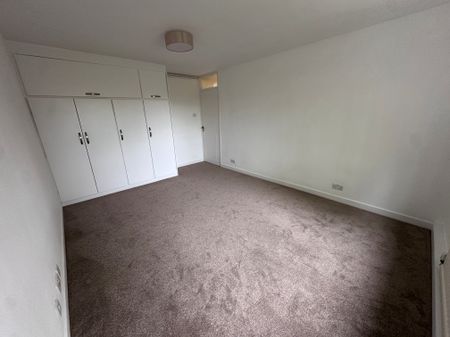 Stonegrove - Photo 2
