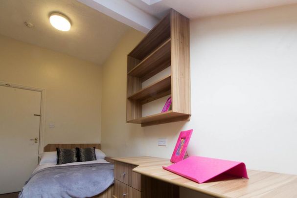 5 bedroom house to rent - Photo 1