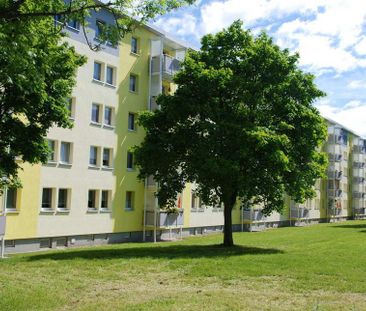 Ruhig gelegene 3-Raum-Wohnung mit Tageslichtbad - Photo 1