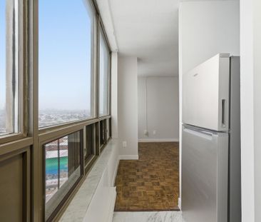 For Lease - 2360 Dundas Street Unit# 1919B, Toronto, Ontario - Photo 5