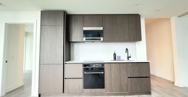 For Lease - 117 Broadway Avenue, Toronto, Ontario - Photo 1