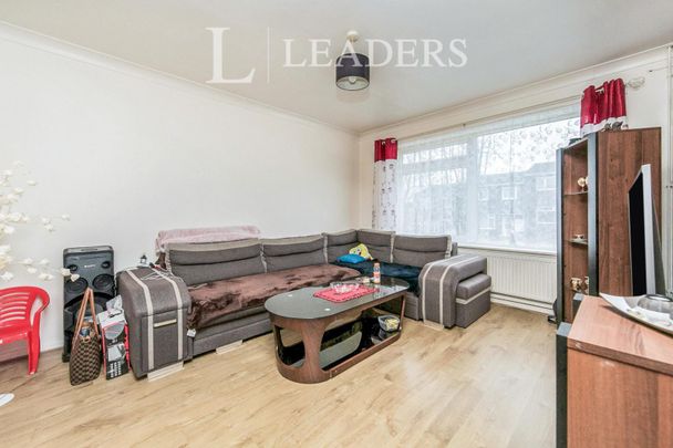 3 bedroom house to rent Avon Way, Colchester, CO4 - Photo 1