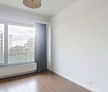 Appartement te huur in Ukkel voor € 1.100 met 2 slaapkamers - Photo 2
