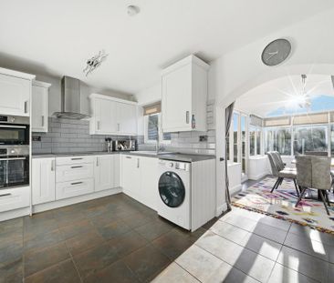 3 bedroom semi-detached house to rent - Photo 2