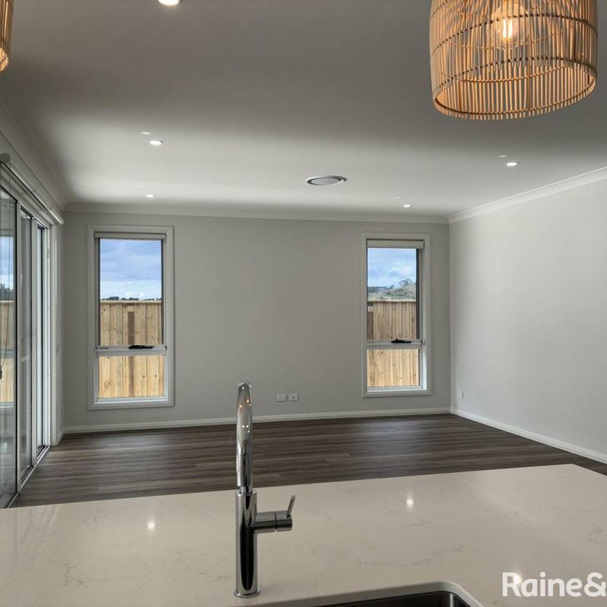 McDonald Jones 4 x Bedroom Executive home in the new Ashbourne Estate - Photo 1