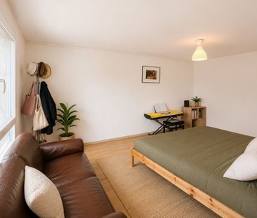 2nd floor apartment, in the heart of Lausanne - Photo 5