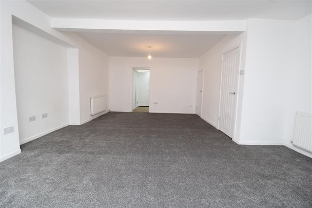 House - Terraced For Rent Fox Street, Treharris - Photo 1