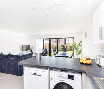 3 bedroom semi-detached house to rent - Photo 6