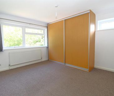 4 bedroom detached house to rent - Photo 5