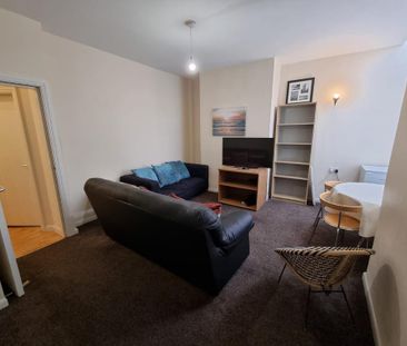 4 bedroom terraced house to rent - Photo 1