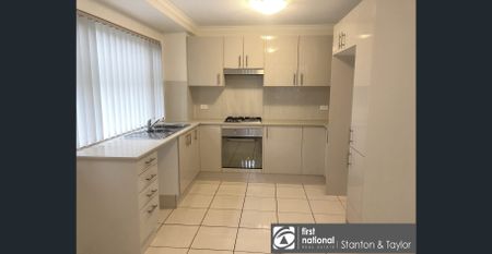 MODERN 2 BEDROOM APARTMENT - Photo 3