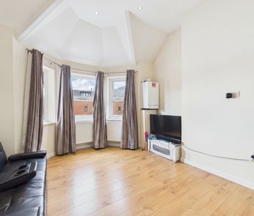 1 bedroom Flat in Camp Road, Farnborough - Photo 1
