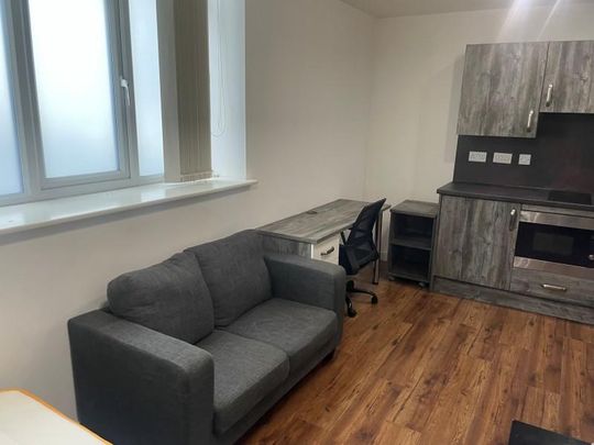 Studio to rent - Photo 1