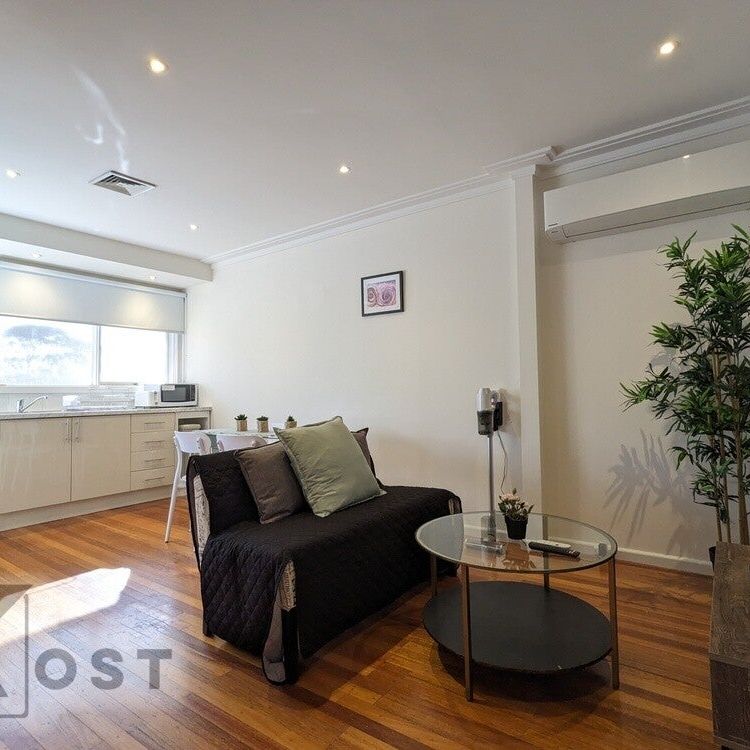 Camberwell - Photo 1