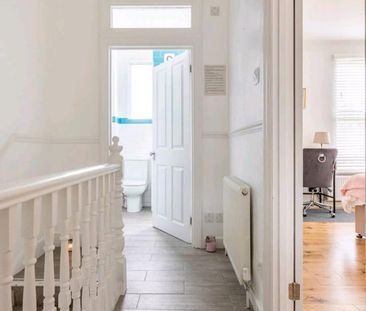 1 bedroom in a house share to rent - Photo 3