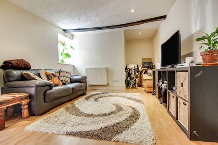 Ground Floor Flat, 6 Sheep Street, Swindon, Highworth, SN6 - Photo 5