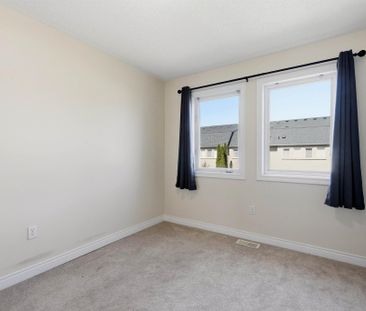 For Lease - 8 Gateway Court, Whitby, Ontario - Photo 5