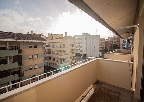 Apartamento T3 remodelado na Relvinha, Coimbra