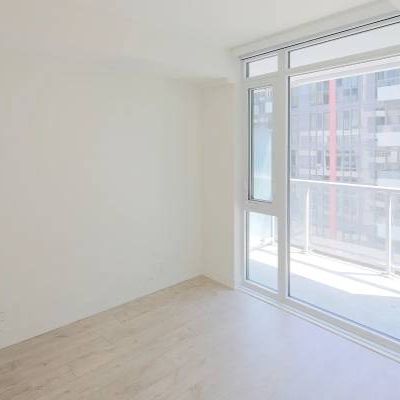 Spacious 1 bed 1 bath condo unit. - Photo 3