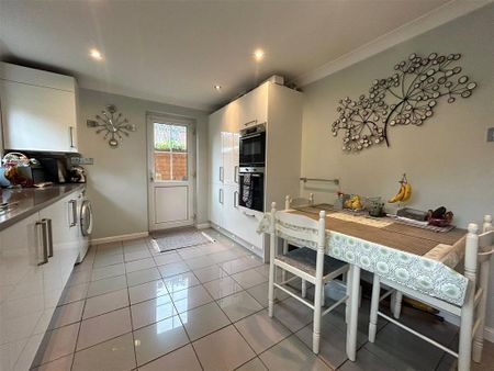 5 bedroom detached house to rent - Photo 5