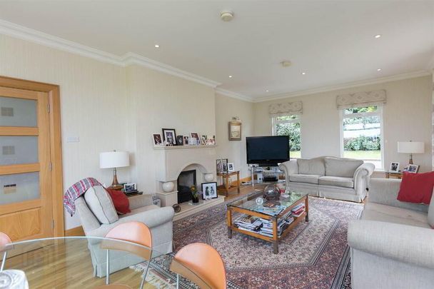 1 Larch Hill Avenue, Holywood, BT18 0JW - Photo 1