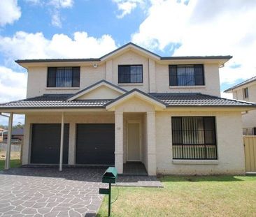 Spacious Family Home! - Photo 4