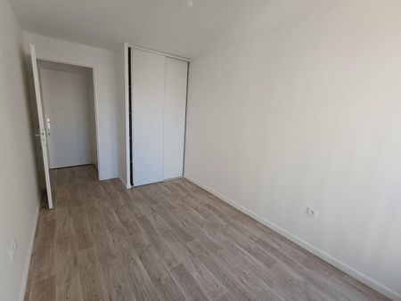 location Appartement T4 DE 80.8m² À BOBIGNY - Photo 2