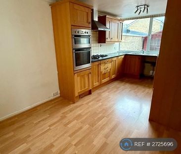 4 bedroom semi-detached house to rent - Photo 6