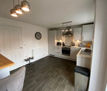 3 bedroom semi-detached house to rent - Photo 6