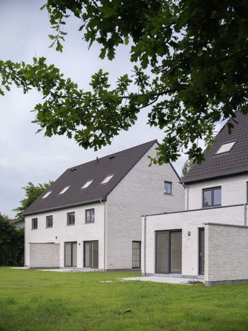 Ruime energiezuinige nieuwbouw met 5 slaapkamers en grote tuin op TOPlocatie! - Photo 2