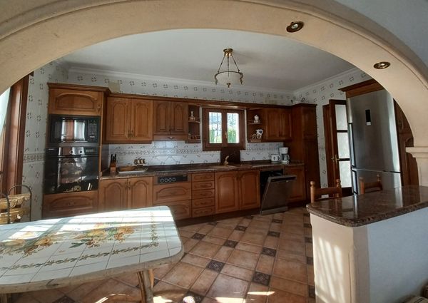 LONG TERM RENTAL. Beachfront villa for rent in Cumbre del Sol